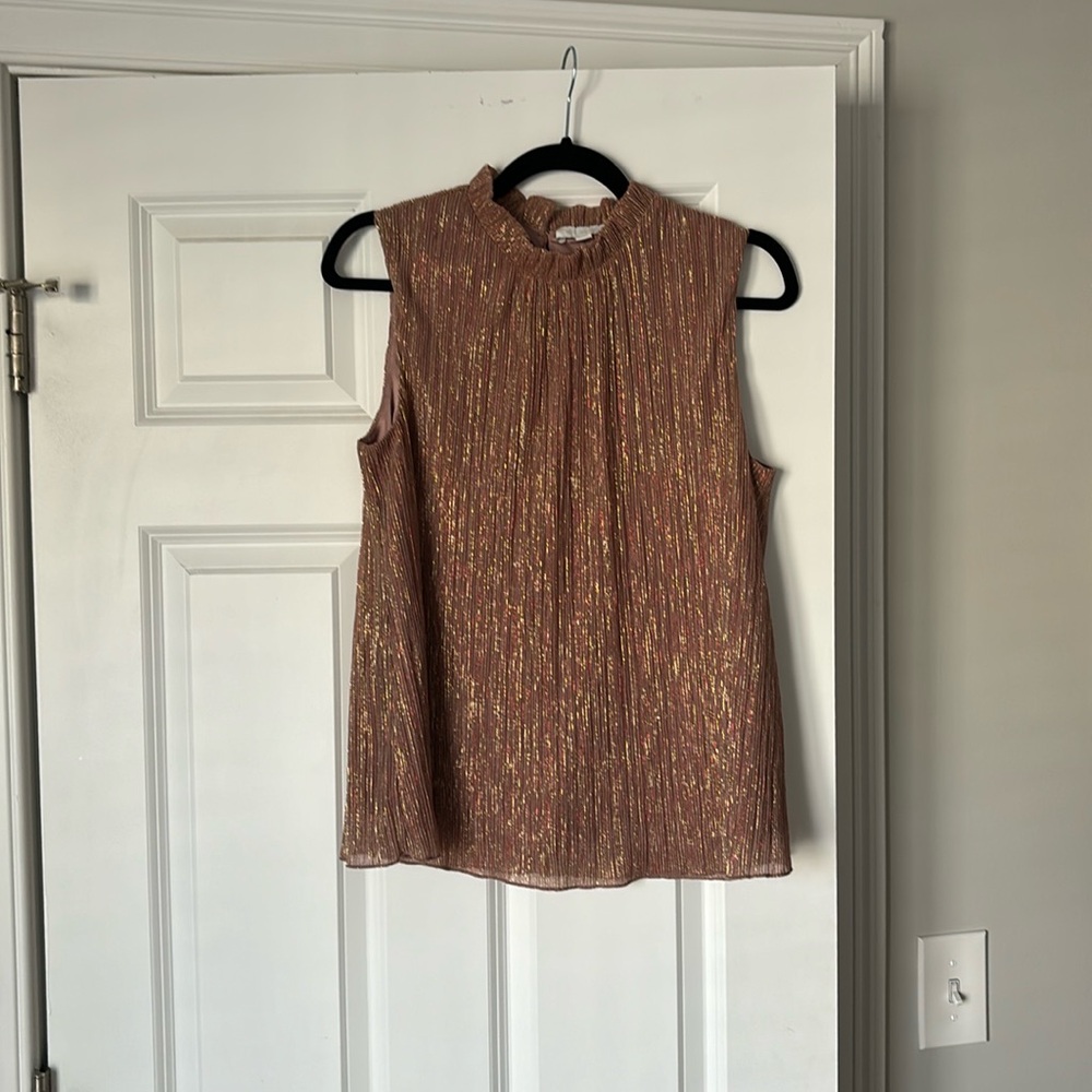Mauve sleeveless shirt